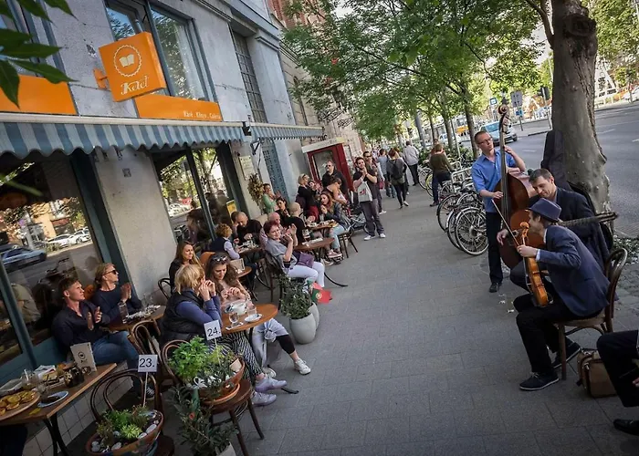 Garden بودابست